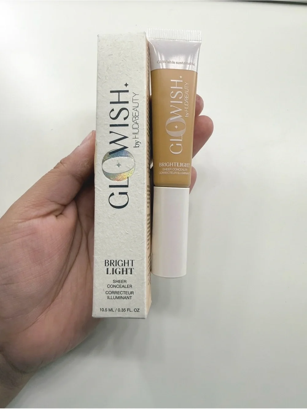 HUDA Beauty Glowish Bright Light Medium Tan  Hydrating Sheer Concealer